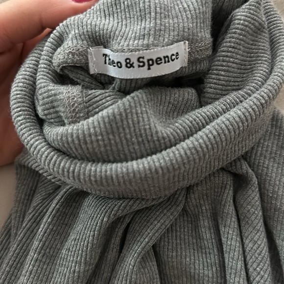 Theo and Spence ribbed turtleneck - Picture 4 of 5